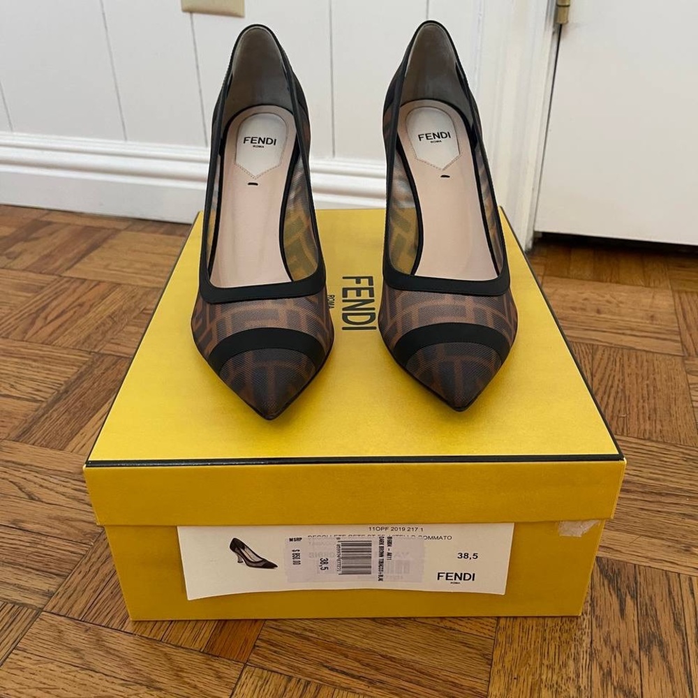 Almost brand new Fendi